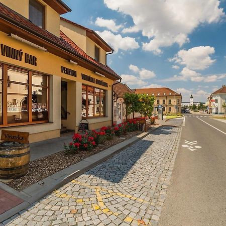 Penzion&Vinný bar Régio Kyjov  Exterior foto